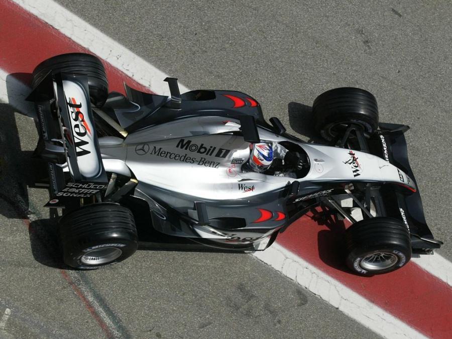  McLaren Mercedes-Benz MP4-18 2003 года  (фото 2 из 4)